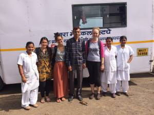 Second day with the mobil clinic with Dr. Patil and the nurses